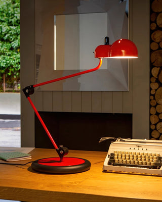 Arcto Modern Metal Table Lamp