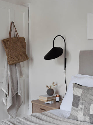 Arum Minimalist Iron Wall Light