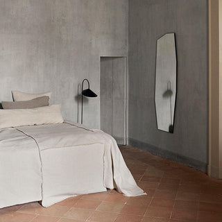 Arum Minimalist Iron Wall Light