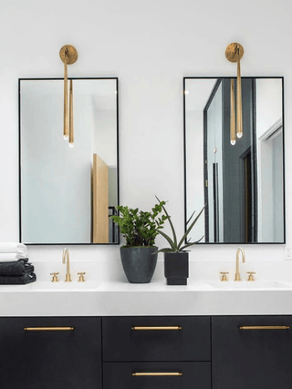 Eclat Minimalist Brass Wall Light