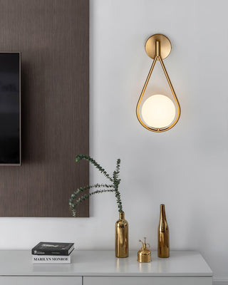 Veyra Minimalist Brass Wall Light