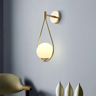 Veyra Minimalist Brass Wall Light