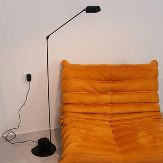 Apex Flex Minimalist Metal Floor Light