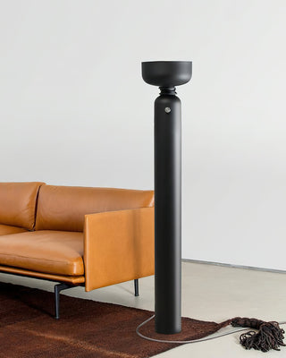 Nova Minimalist Black Floor Lamp