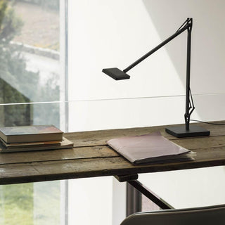 Glimmer Minimalist Metal Desk Lamp