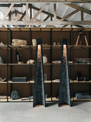 Estela Sculptural Marble Floor Light