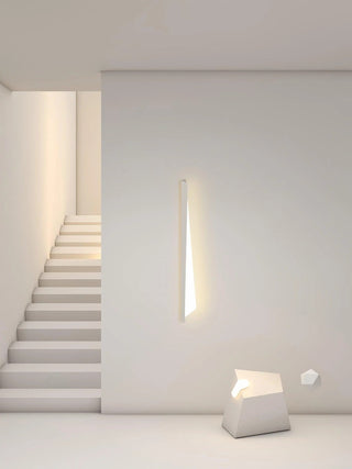Folding Line Minimalist Metal Wall Light