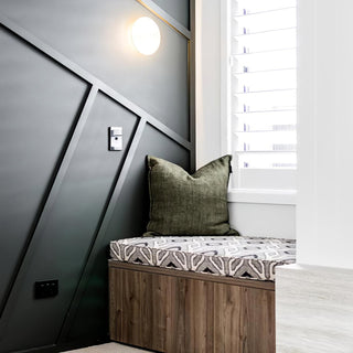 Gossa Mid-Century Modern Metal Wall Sconce
