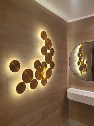 Gossa Mid-Century Modern Metal Wall Sconce