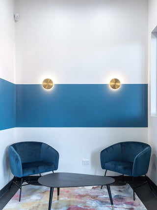 Gossa Mid-Century Modern Metal Wall Sconce