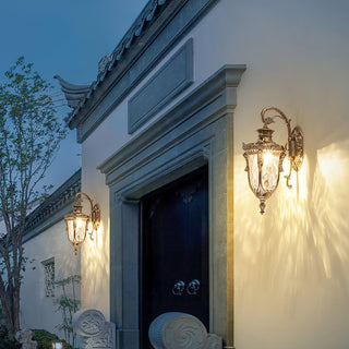 Heritage Vintage Brass Outdoor Wall Light