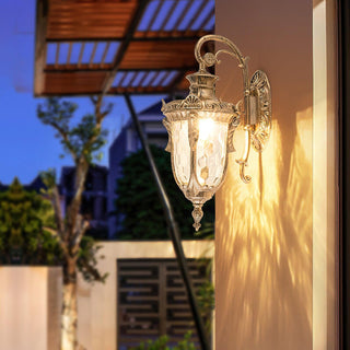 Heritage Vintage Brass Outdoor Wall Light