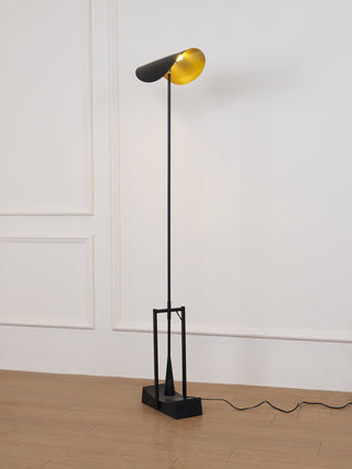 Horizon Minimalist Iron Floor Light
