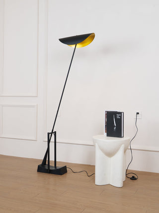 Horizon Minimalist Iron Floor Light