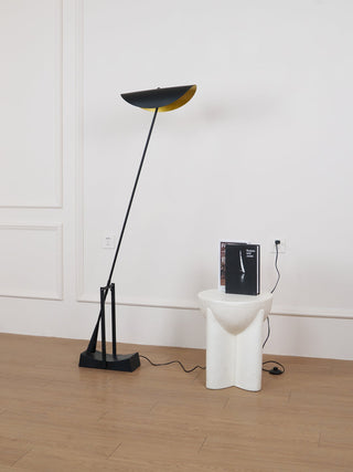 Horizon Minimalist Iron Floor Light