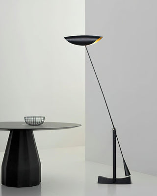 Horizon Minimalist Iron Floor Light