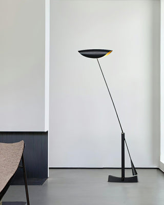 Horizon Minimalist Iron Floor Light