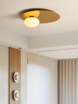 Kwic Minimalist Metal Wall Light