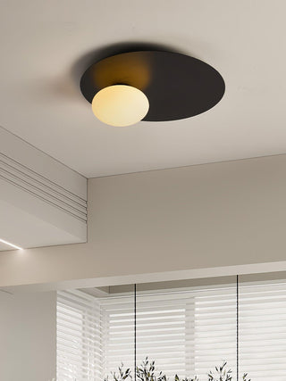 Kwic Minimalist Metal Wall Light