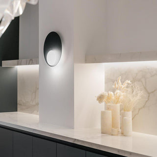 Kwic Minimalist Metal Wall Light