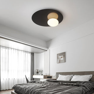 Kwic Minimalist Metal Wall Light