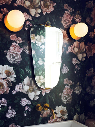 Liila Minimalist Glass Wall Light
