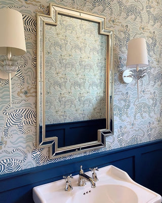 Lila Classic Metal Wall Sconce