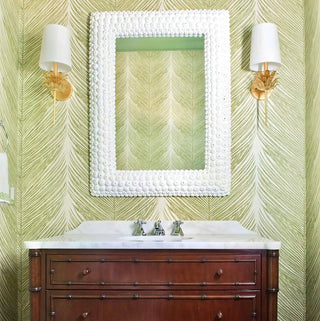 Lila Classic Metal Wall Sconce