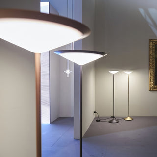 Narciso Slim Minimalist Floor Lamp