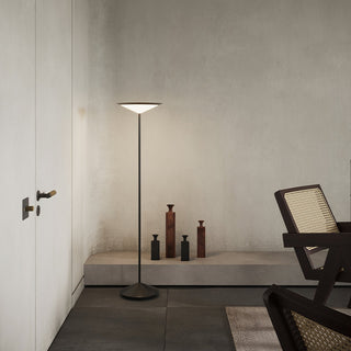 Narciso Slim Minimalist Floor Lamp
