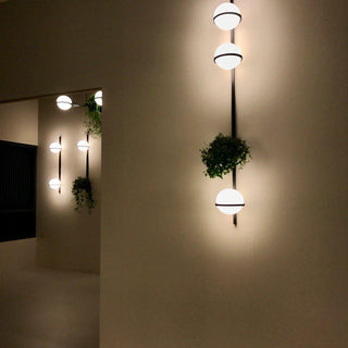 Palma Minimalist Metal Wall Light