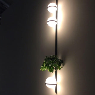 Palma Minimalist Metal Wall Light
