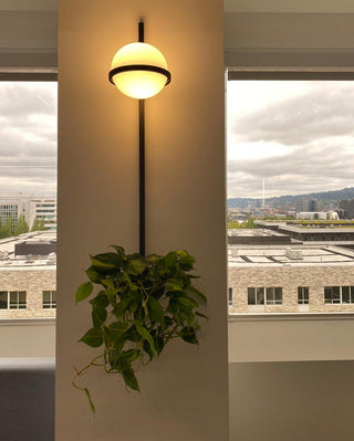 Palma Minimalist Metal Wall Light