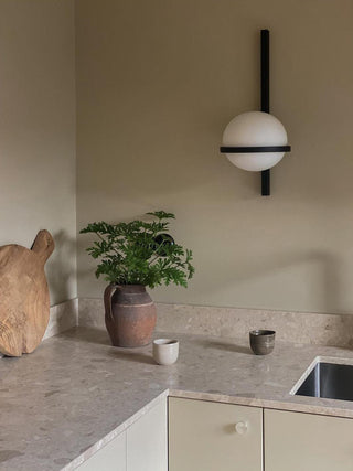 Palma Minimalist Metal Wall Light
