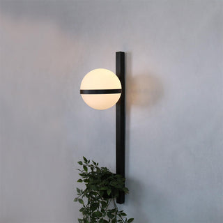 Palma Minimalist Metal Wall Light
