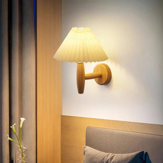 Pleated Retro Wood Fabric Wall Sconce