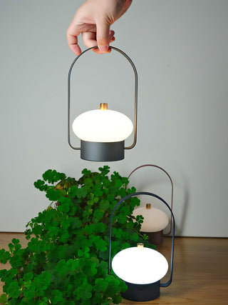 En Haut Elegant Metal Table Lamp