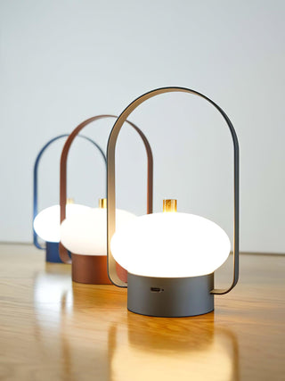 En Haut Elegant Metal Table Lamp