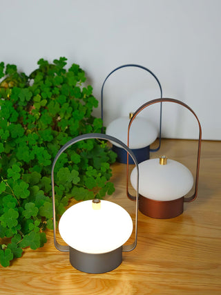 En Haut Elegant Metal Table Lamp