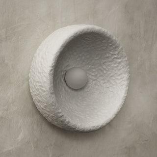 Lira Minimalist Resin Wall Sconce