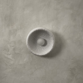 Lira Minimalist Resin Wall Sconce