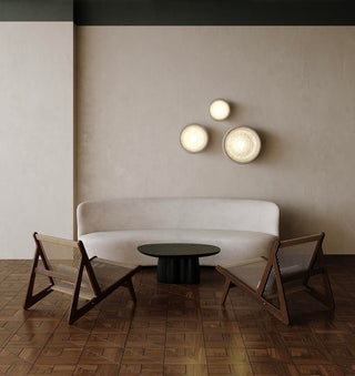 Lira Minimalist Resin Wall Sconce