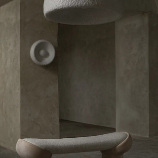 Lira Minimalist Resin Wall Sconce