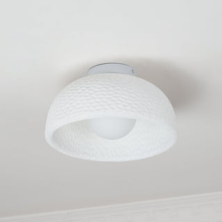 Lira Minimalist Resin Wall Sconce