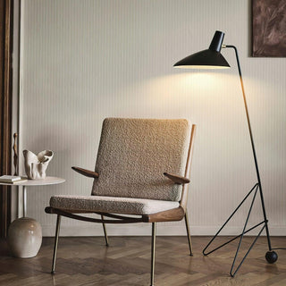 Svelte Noir Sculptural Metal Floor Light