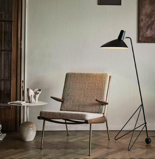 Svelte Noir Sculptural Metal Floor Light