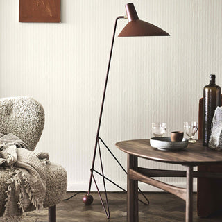 Svelte Noir Sculptural Metal Floor Light