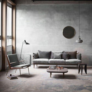 Svelte Noir Sculptural Metal Floor Light