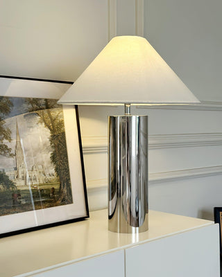 Theo Minimalist Iron Table Light