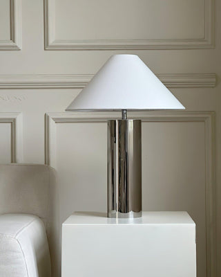 Theo Minimalist Iron Table Light